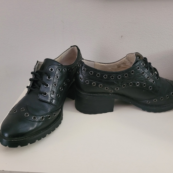 Michael kors Grommet oxfords size 8.5* - Picture 7 of 12
